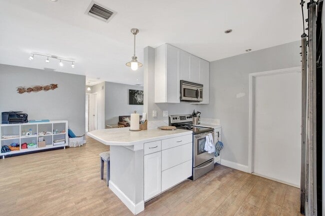 Photo - 3241 SW 19th St