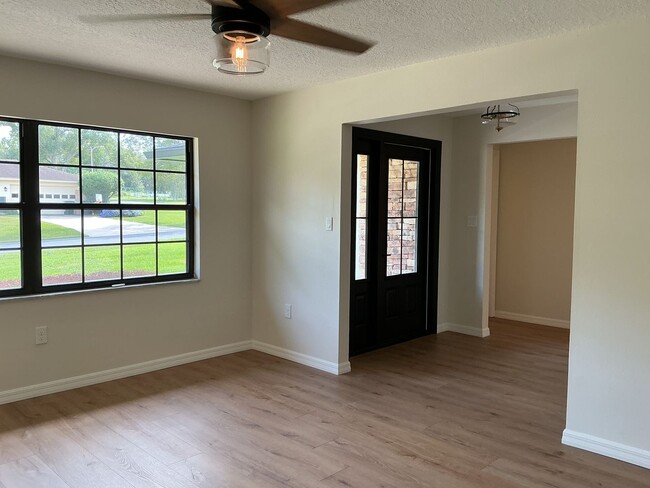 Photo - Remodeled 3BR/2BA Home with Pool & Screene...