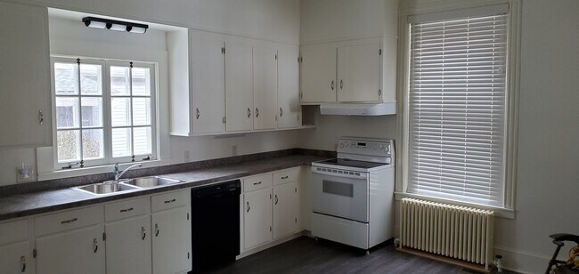 Photo - 1054 Cornwall Rd Unit 1054 A first floor large