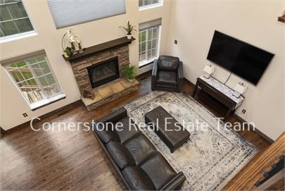 Photo - 355 Paisley Dr