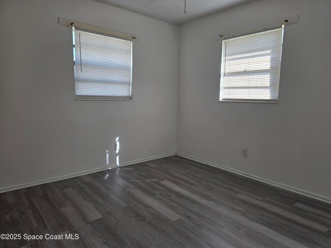 Photo - 747 E University Blvd