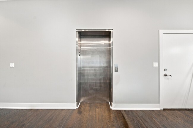 Elevator access straight into unit - 815 N Ashland Ave Unit 3N