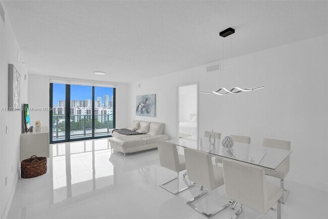 Building Photo - 330 Sunny Isles Blvd Unit 5-805 Rental