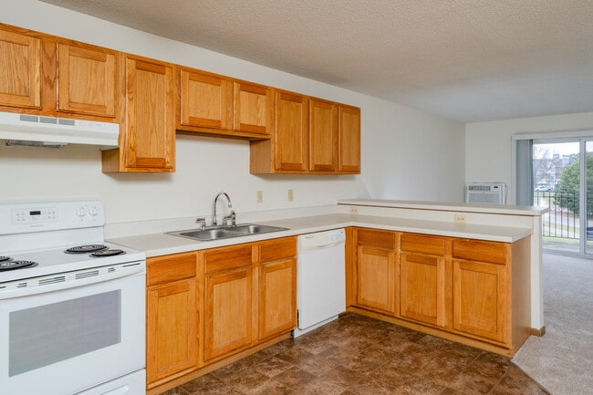 Photo - Shenandoah Woods Apartments