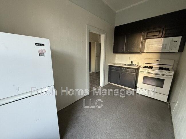 Photo - 347 S George St