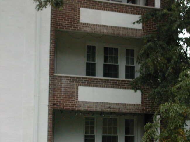 Photo - 4135 Roland Ave Unit 2A