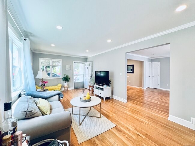 Photo - 33 Elm Tree Pl