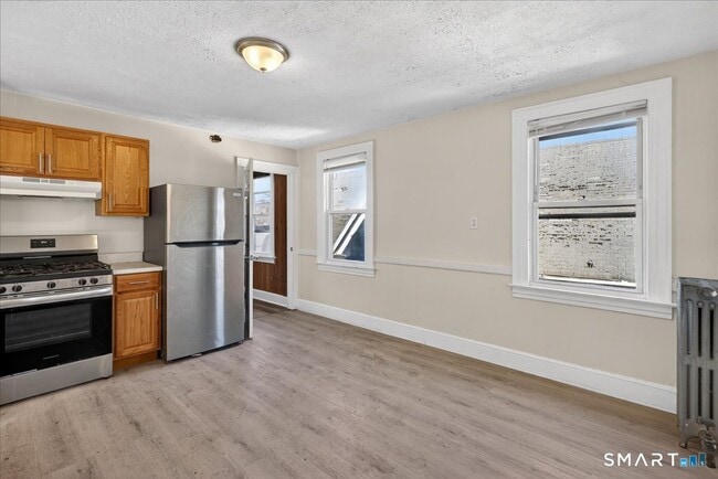 Building Photo - 34 Bristol St Unit 3