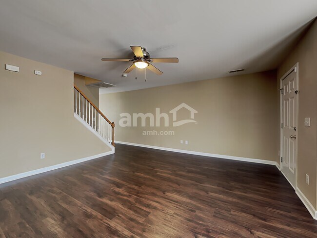 Photo - 529 Osborne Rd