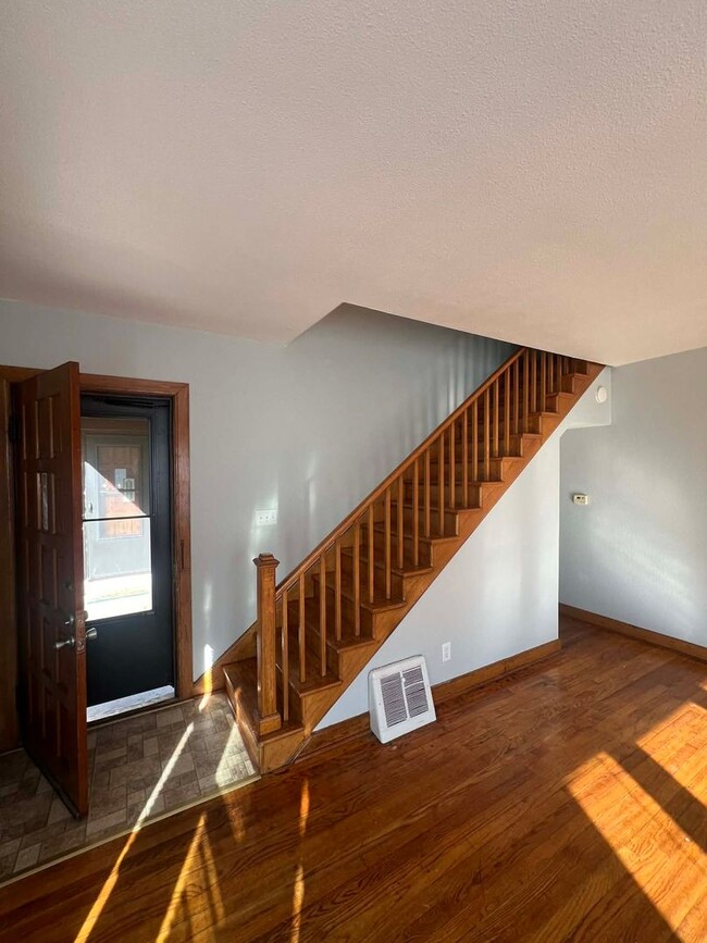 Photo - 214 Olive St Unidad 214 N Olive B