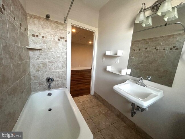 Photo - 1429 N Clayton St