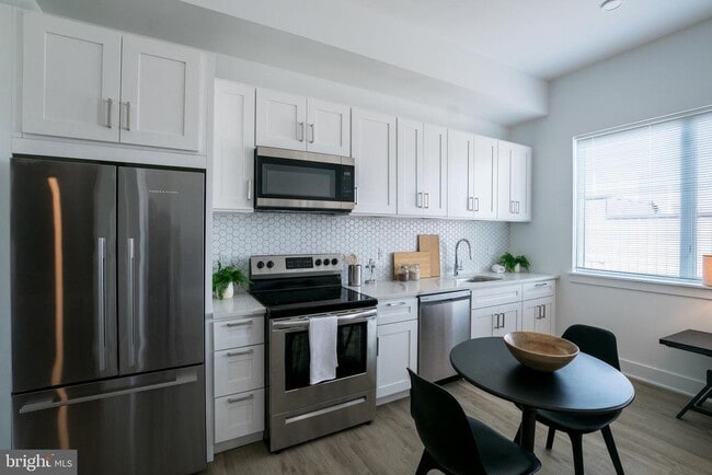 Photo - 2235 Washington Ave Unit 205