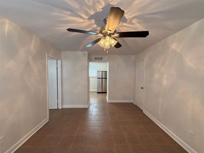 Photo - 1141 N Durham Dr Unit 17
