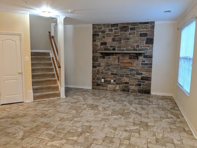 Photo - 105 Leather Fern Way