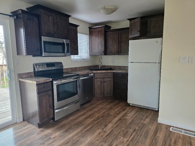 Photo - 2844 Lexington Ln