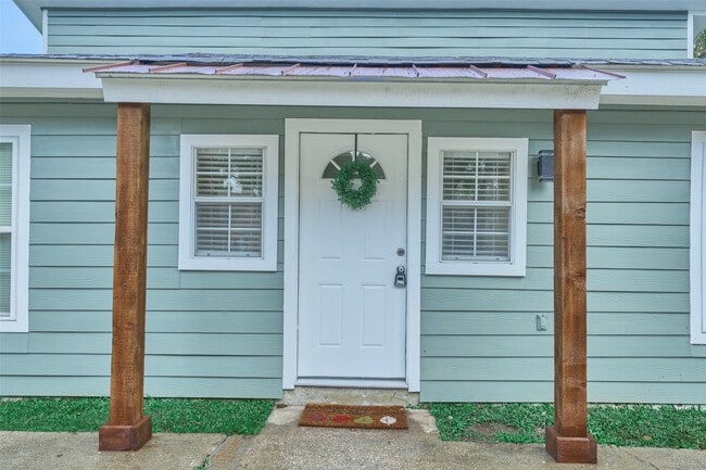 Building Photo - 31 Harbour Row Dr