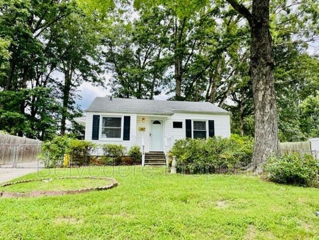 Photo - 2718 Robin Hood Dr