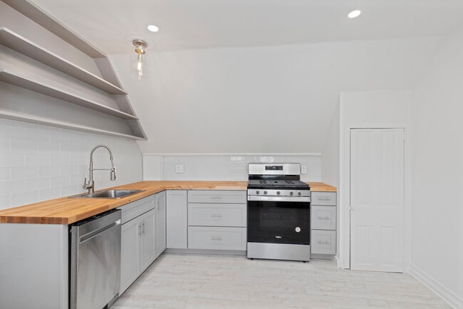 Photo - 75 W Ashland St