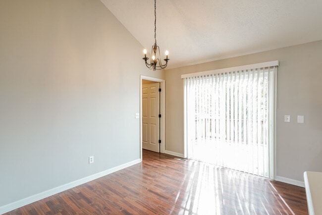 Photo - 706 Veneta View Dr