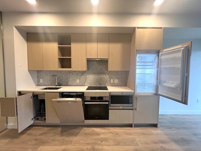 Photo - 95 Mcmahon Dr Unit 1608