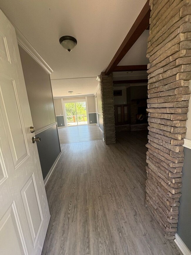 Photo - 271 Bonner Rd