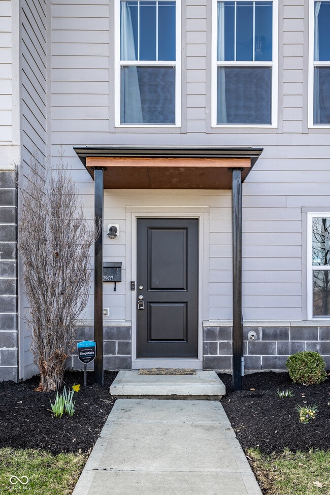 Photo - 2907 Kirkbride Way