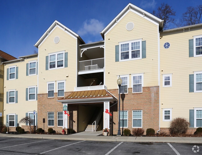 Photo - Spring Manor Apartments