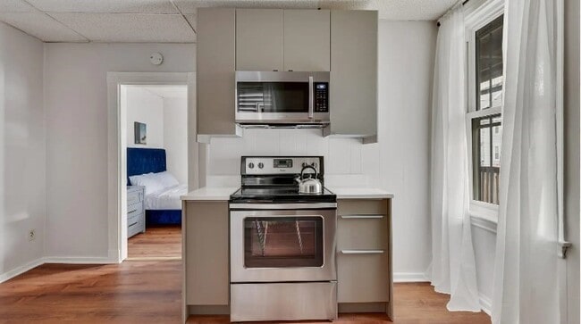 Building Photo - 823 Dorchester Ave Unit 1