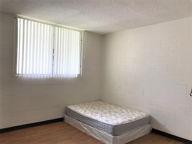 Photo - Varsity Villa Studio with 1 parking - Avail now!