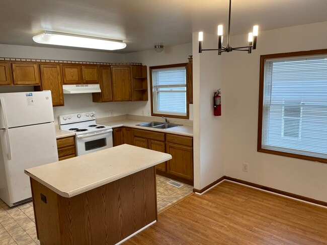 Photo - 90 N Lancaster St