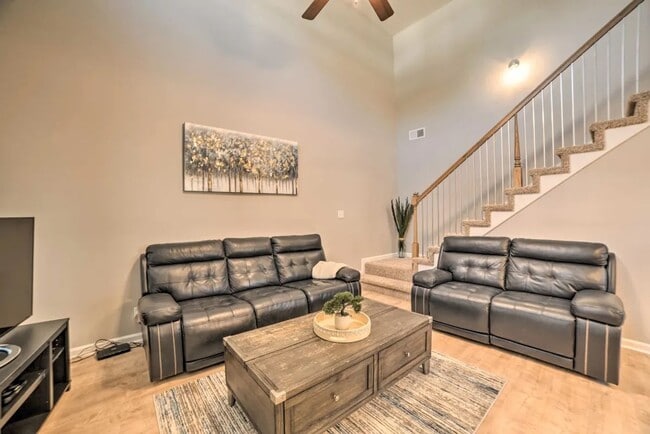 Photo - Pet Friendly Three Bedroom!