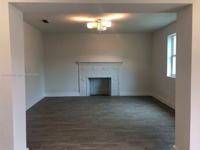 Photo - 8000 NW 12th Pl