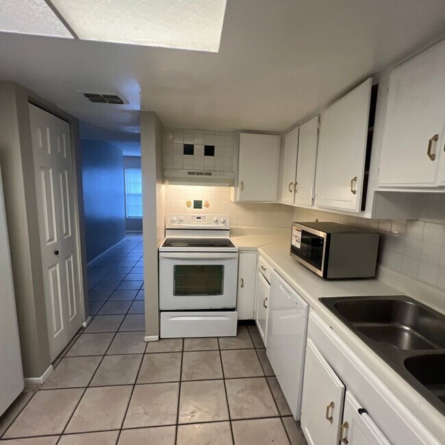 Photo - Contemporary 2/2 Condo Ground Level w/ Wheelchair Accessibility! 436/Curry Ford