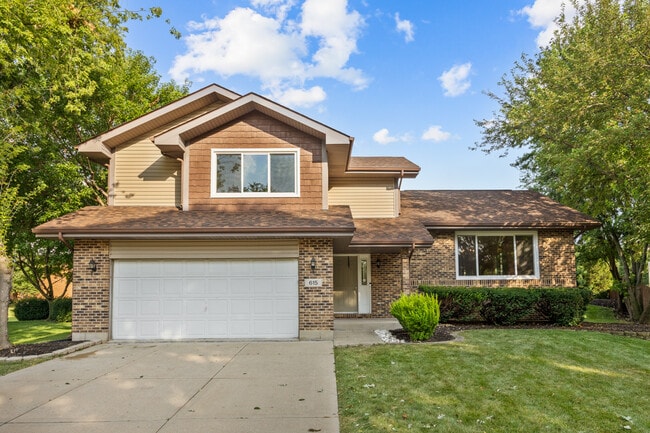 Photo - 615 Chester Ct E