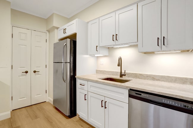 Photo - 400 Madison St Unidad 806