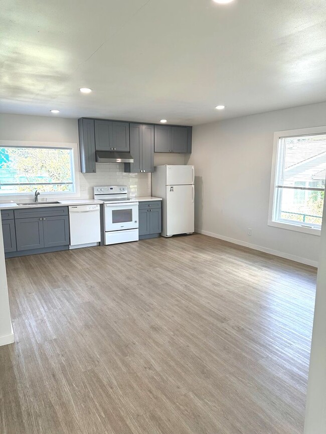 Photo - 47006a Unit 2403 Adu