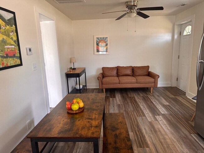 Building Photo - 408 Cedar Lane Rd Rental