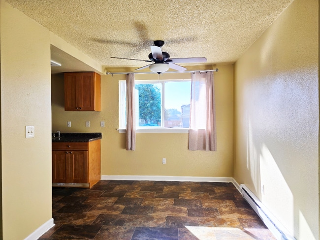 Photo - 4031 S Warner St Unidad 2