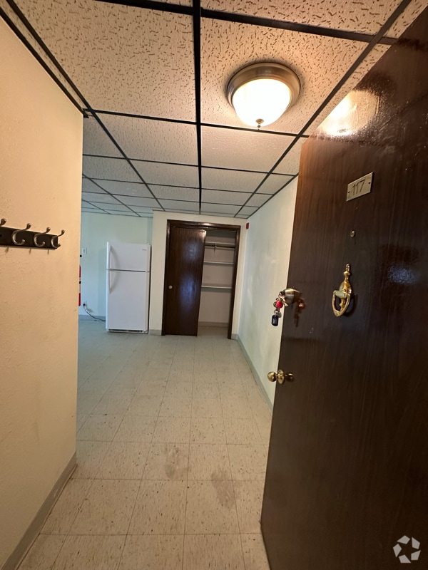 Building Photo - 320 Oak Ave N Unit 117 Rental