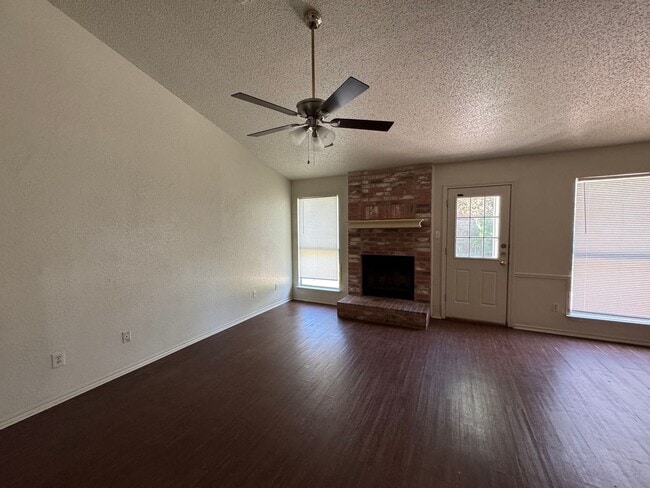 Photo - 2505 Windmill Dr