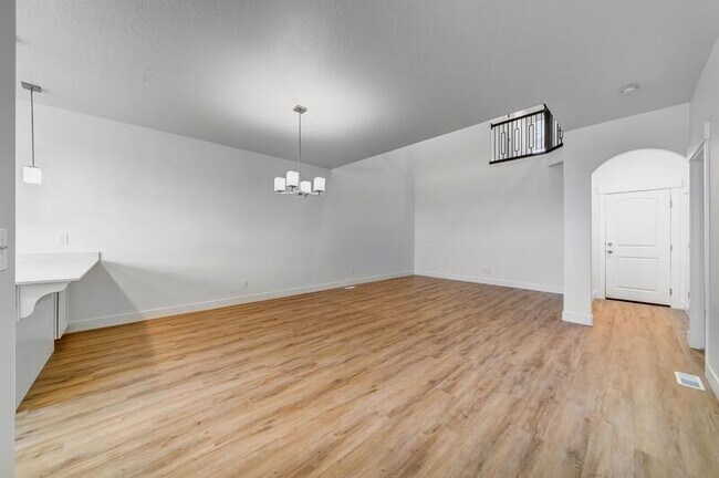 3904 Hardman Way
