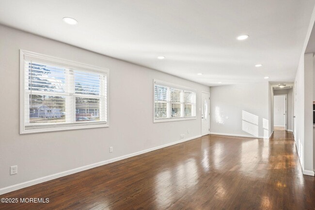 Photo - 222 Elmwood Ct