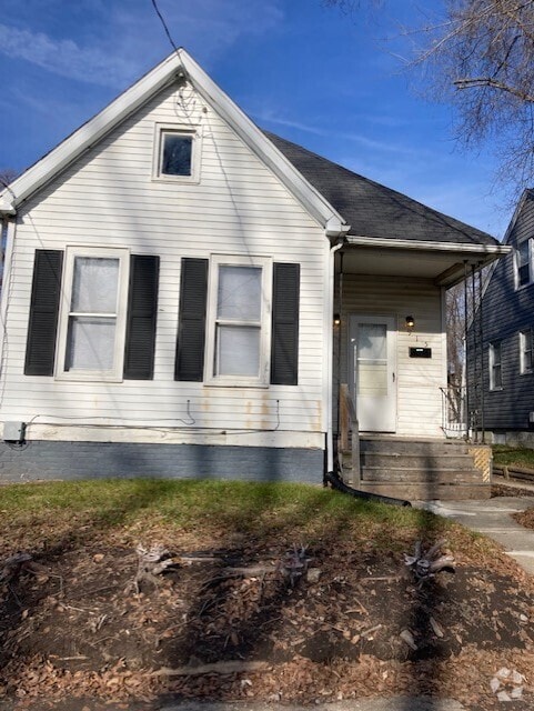 Building Photo - 915 W Macqueen Ave Rental