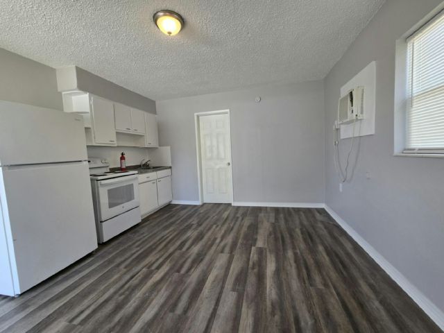 Photo - 10632 106th Ave N