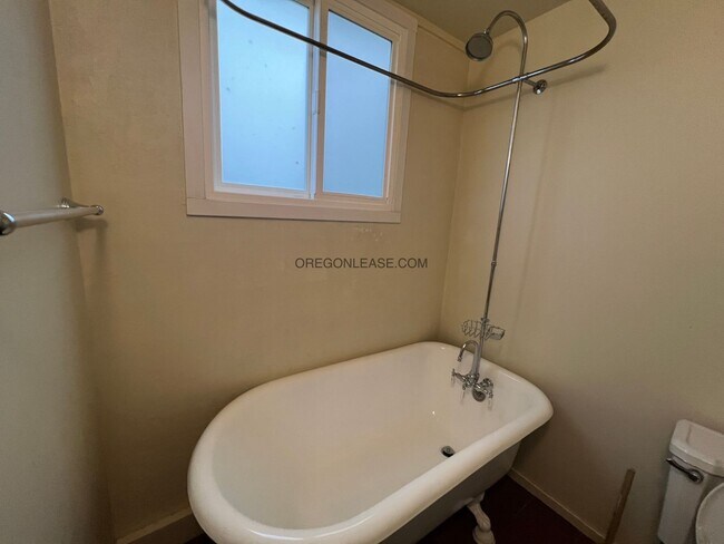510 1/2 E 12th ave Apt A