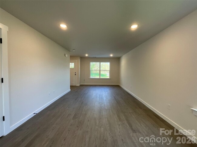 Photo - 130 18th St NW