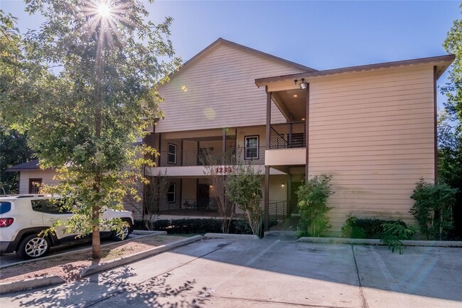 Photo - 1239 20th St Unit B