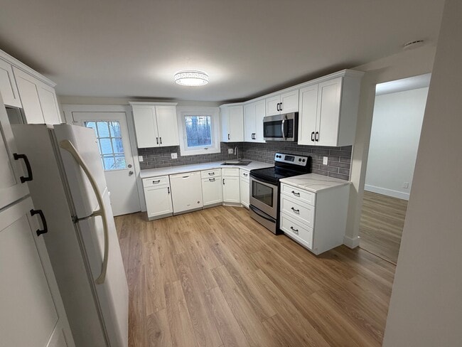 Kitchen - 157 Marine Dr Unit Right