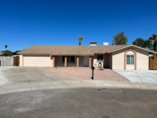 3808 W Malapai Dr