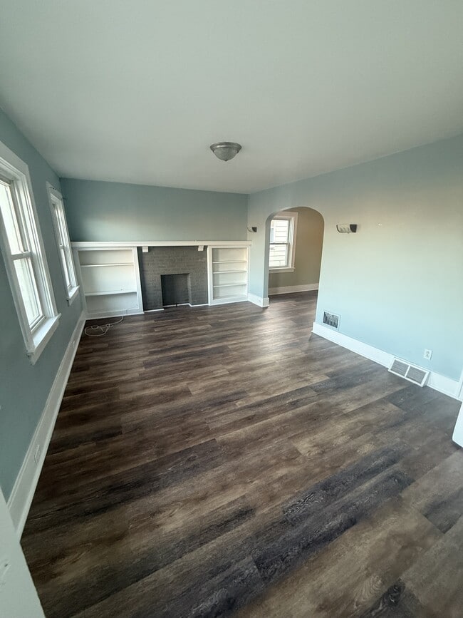 Photo - 2900 Clermont Ave